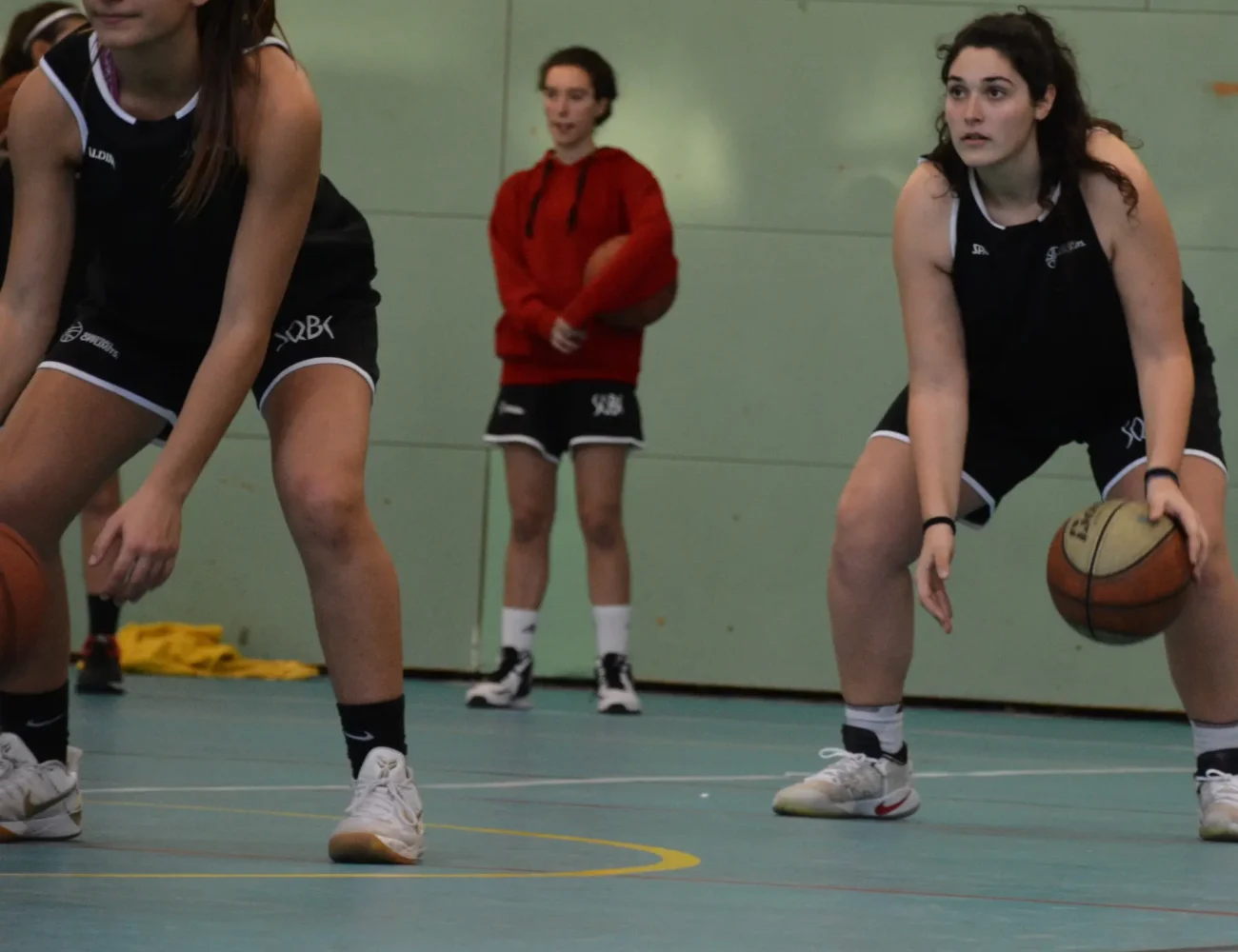 basketball-camp-barcelona-christmas-dribbling-drill