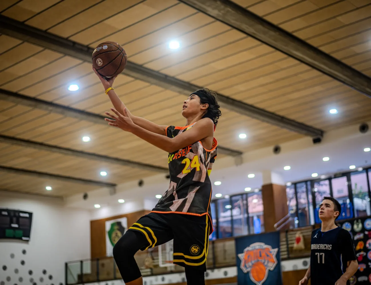 basketball-camp-barcelona-christmas-layup-move